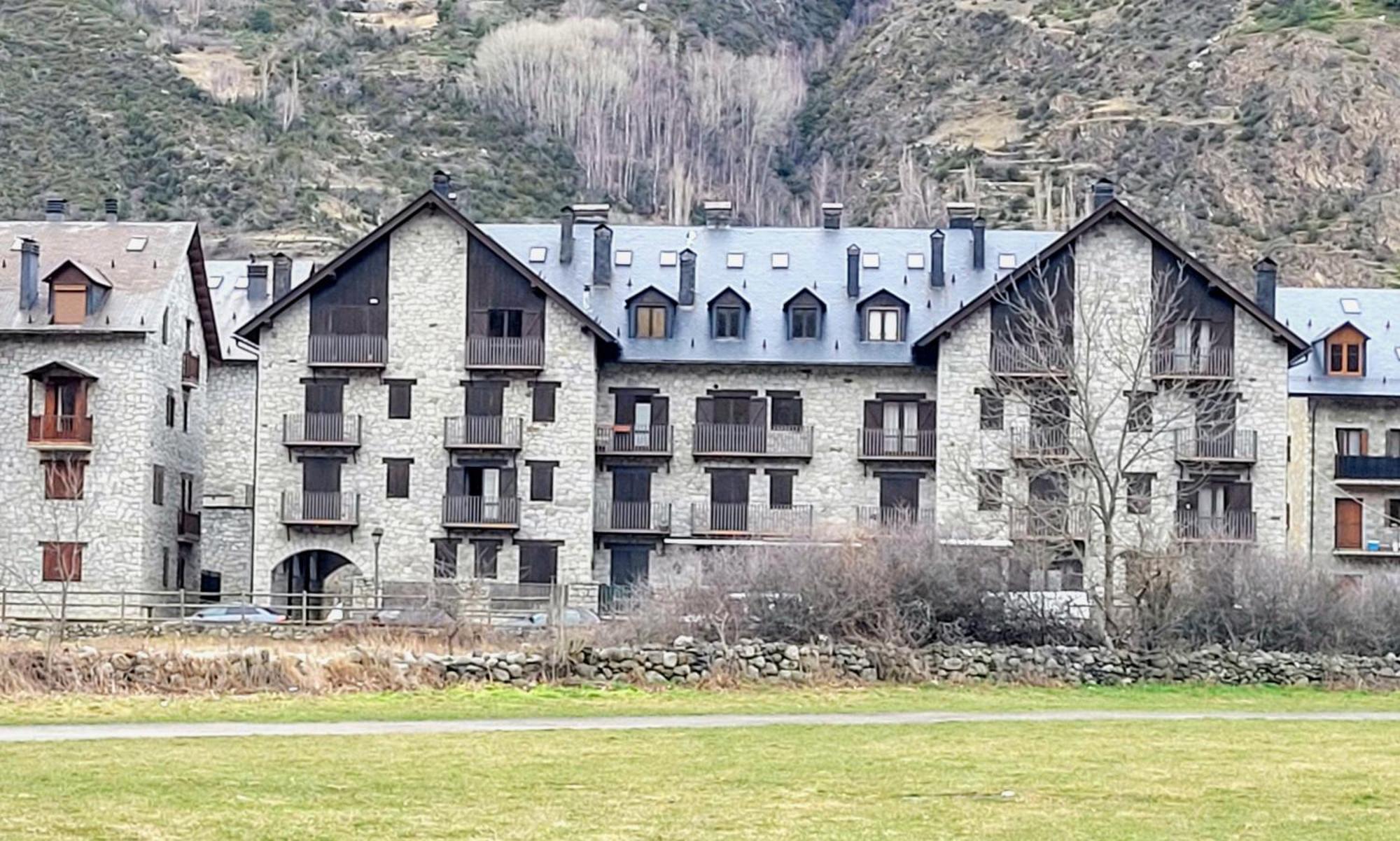 Apartamentos Nogueret Benasque Bagian luar foto