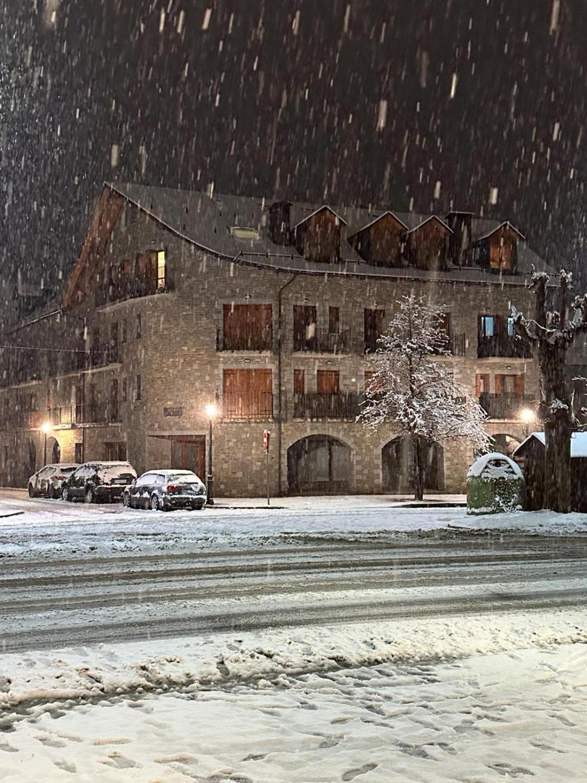 Apartamentos Nogueret Benasque Bagian luar foto
