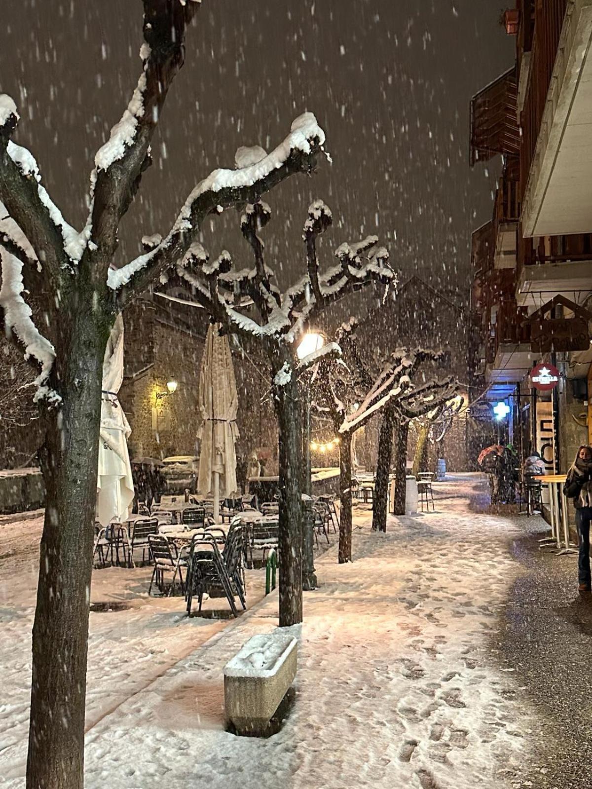 Apartamentos Nogueret Benasque Bagian luar foto