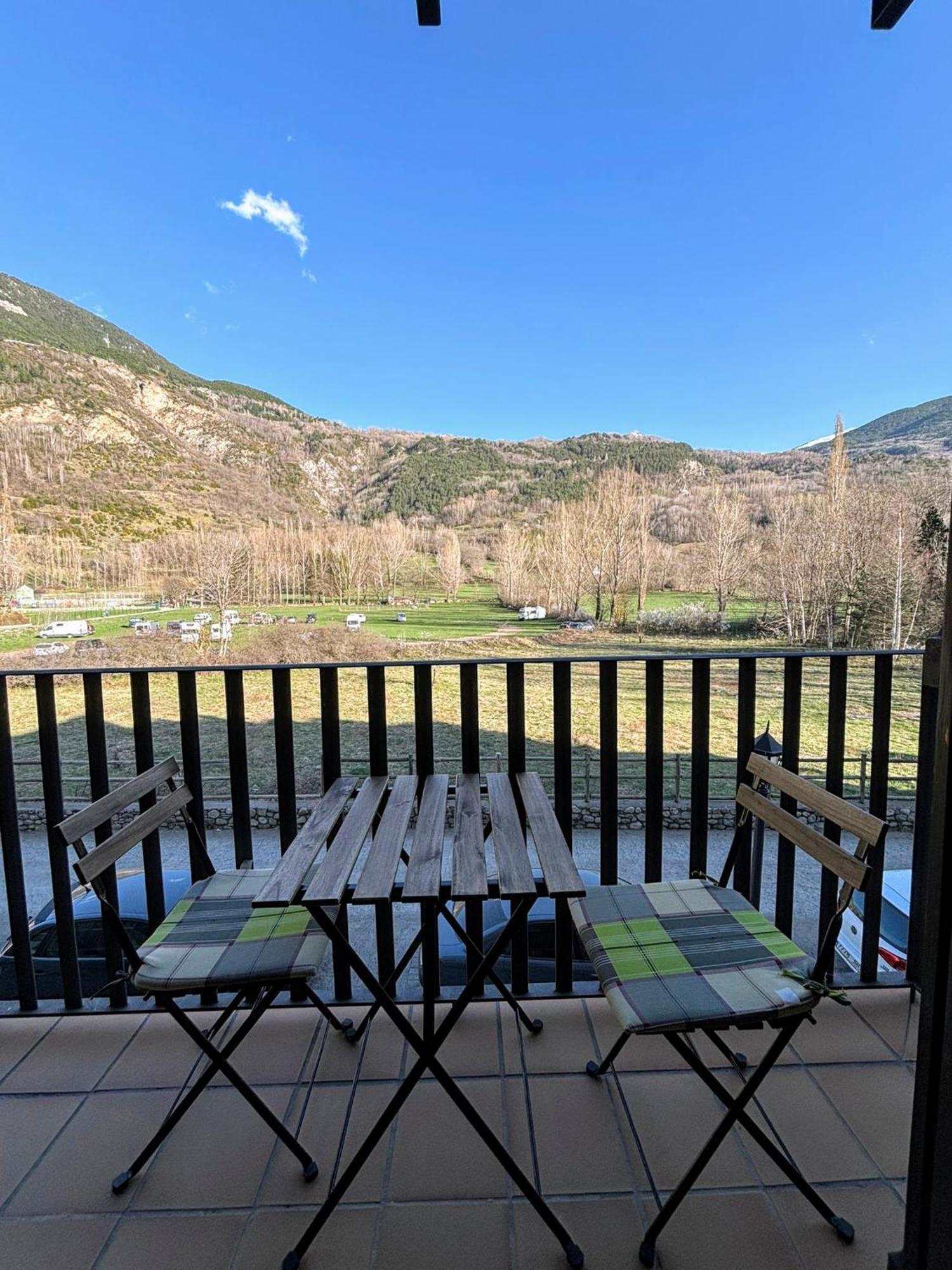 Apartamentos Nogueret Benasque Bagian luar foto